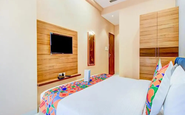 Hotel 7th Crossing by FabHotel