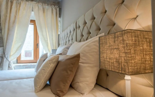 Jupiter Lux Rooms