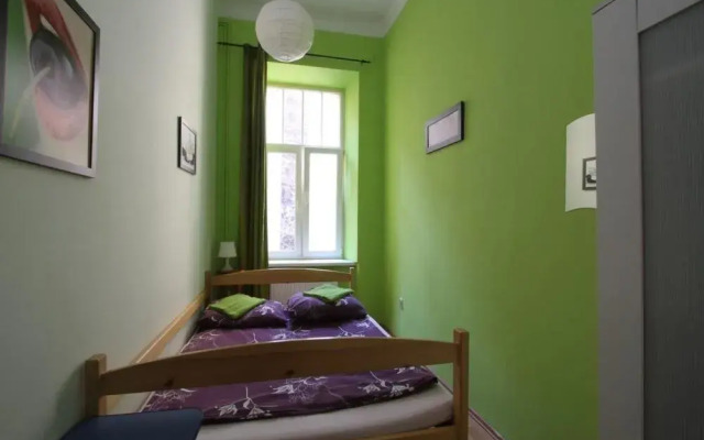 Hostel Yellow