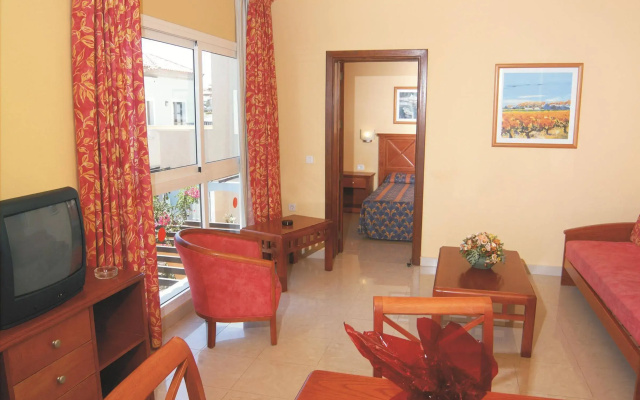 Отель Broncemar Beach Suites