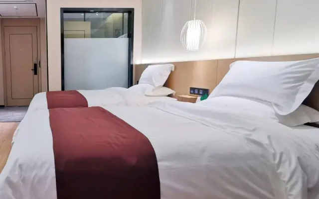 Gya Hotel Jurong England International