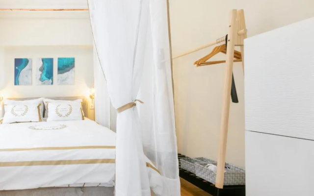 NEW #4 DESIGN LUXURY apt