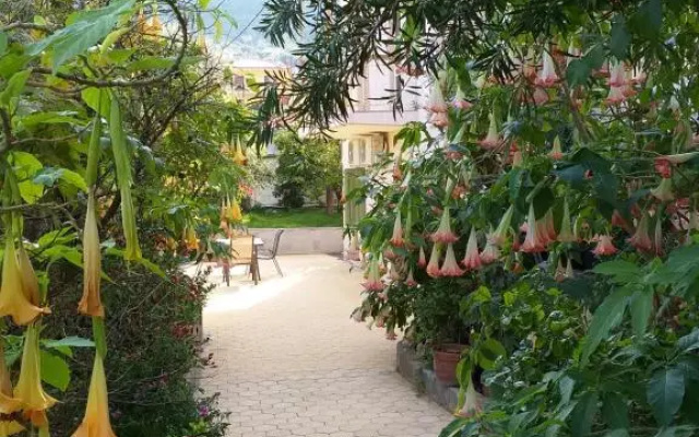 Vanna's Apartments