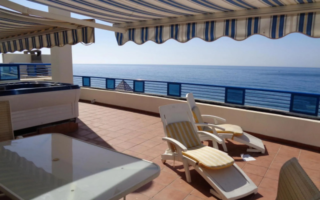 Frontal Sea Views 368