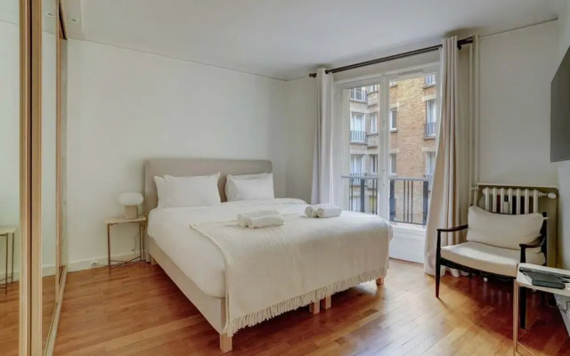 Passy Glow 2BR Home in the 16th Arrondissement