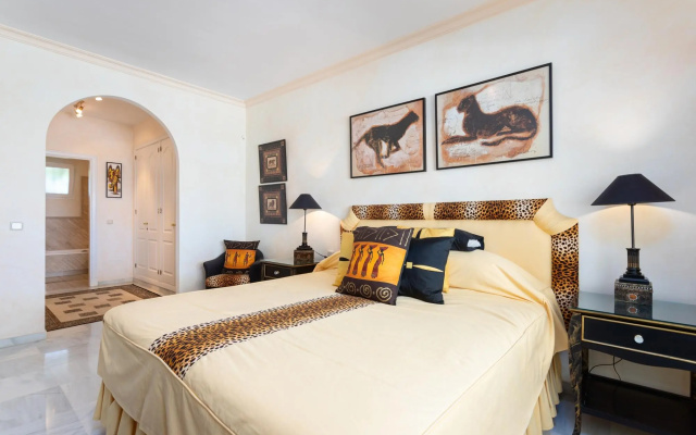 Bahia de Marbella Luxury Apartment