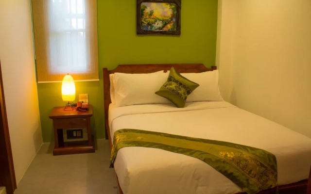 July Garden Inn