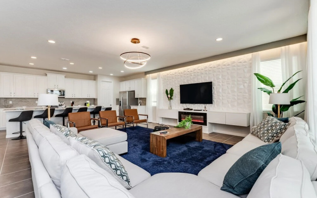 1580 Nassau Point Trail