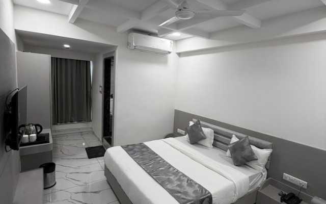 The 7 Eleven Hotel