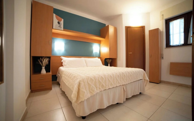 Ferienwohnung "ulivo" mit Pool und Privatstrand -1