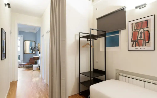 Señor Urgell Apartment By Olala Homes