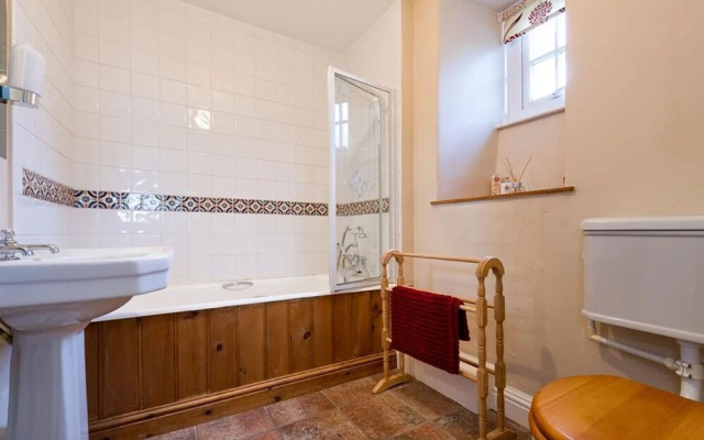 Beautiful Mansion in Botwnnog With a Private Garden