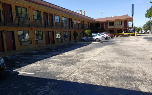 Super 7 Inn Memphis - Graceland