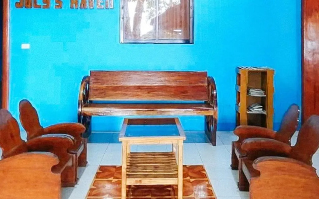 RedDoorz at July's Haven Seaside Pension Camiguin