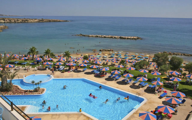 Corallia Beach Hotel Apartments