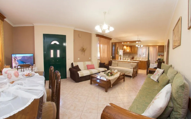 Artemis Apartment
