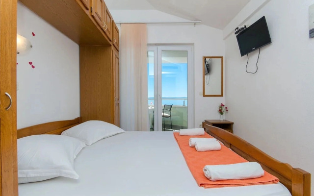 Apartments and Rooms Roso