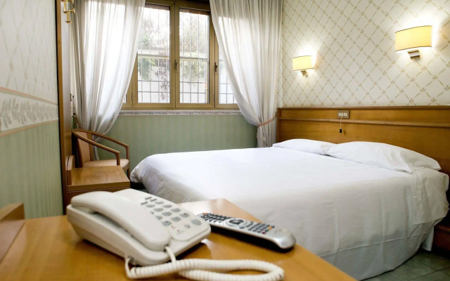 Adoro Hotel