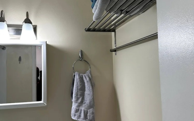 Cozy Duplex 2nd Floor Suite