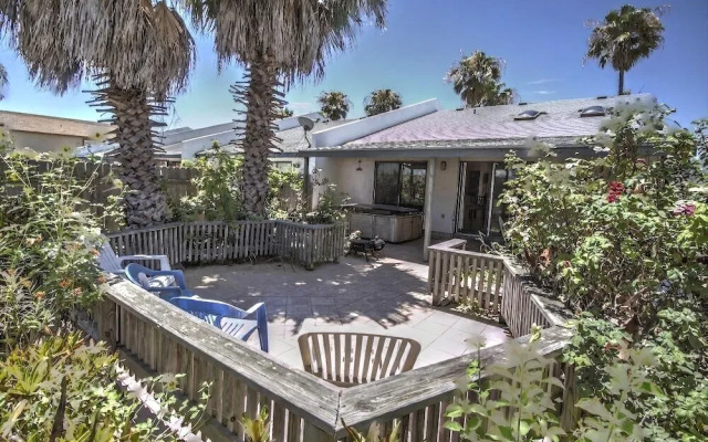 The Campeche Town House 2 Bedroom Townhouse by RedAwning