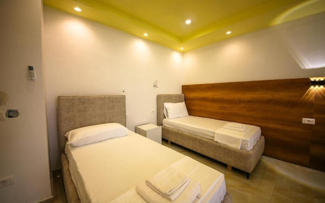 Tonis Rooms Vlore