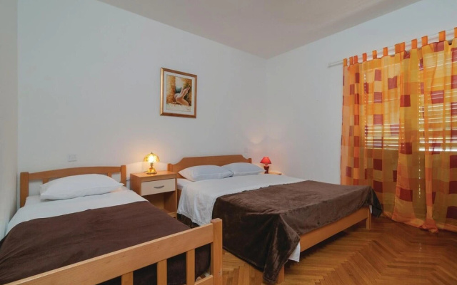 Amazing Home in Kastel Kambelovac With Wifi and 3 Bedrooms