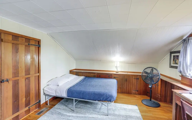 Central & Private Milan Home ~ 10 Mi to Sandusky!