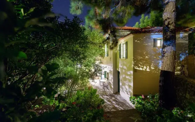 Eressos Rose Garden House