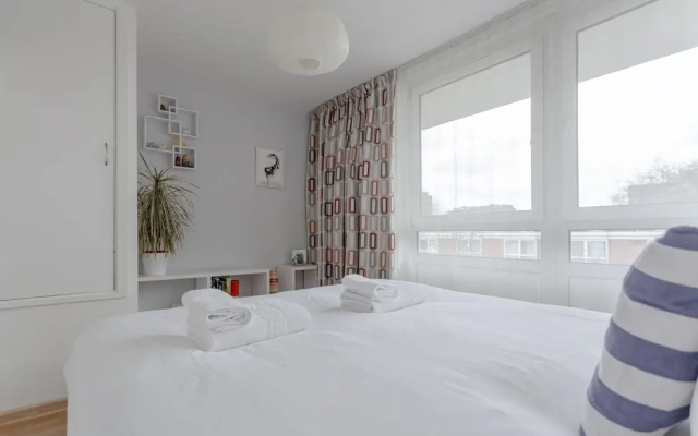 Regents Park View Apartment