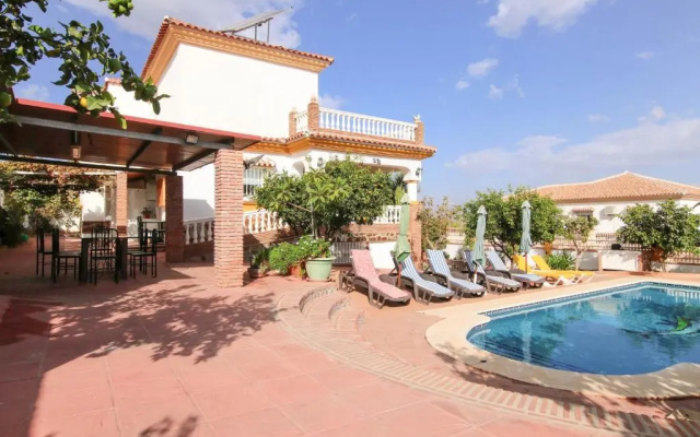 TESS Villa Pastora