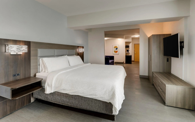 Holiday Inn Express & Suites Richmond by IHG