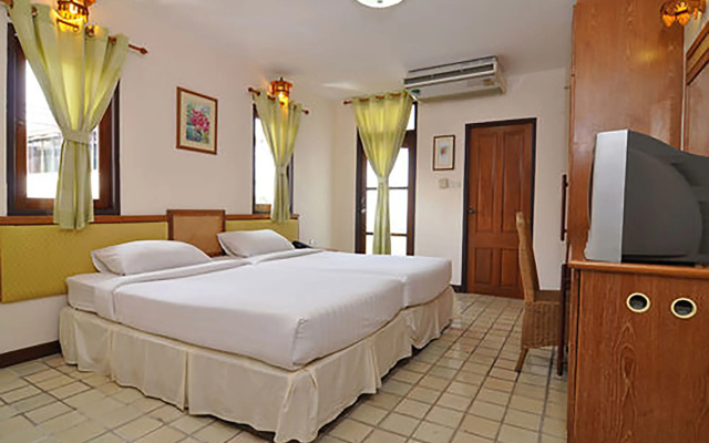 Sri-Pat Guesthouse