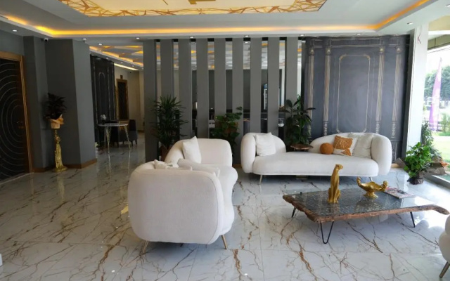 Dorel The Hotel
