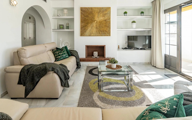 AB4 - vacation home, Marbella by Roomservices