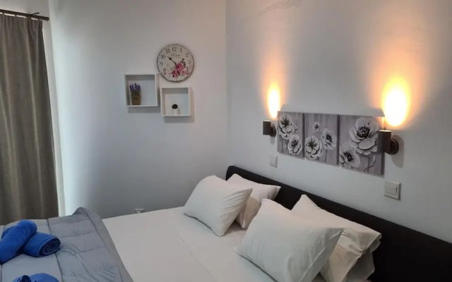 100 AN - Napa Living 16