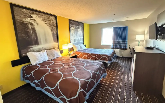 Super 8 Motel - Reedsburg