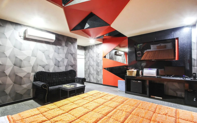 IS Motel
