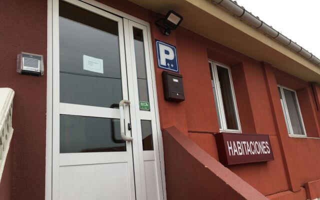 Отель Hostal La Concha Испания, Рибамонтан-аль-Мар - отзывы, цены и фото номеров - забронировать отель Hostal La Concha онлайн вид на фасад