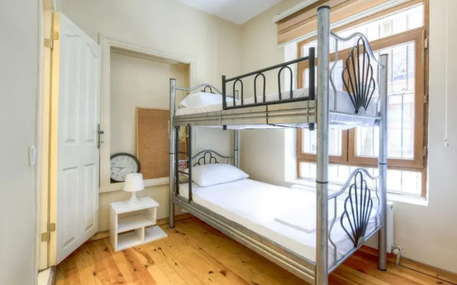 SMS Apart Hotel