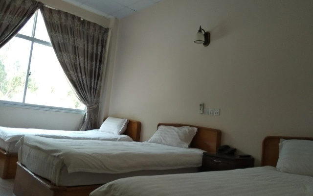 Man Thi Tar Hotel
