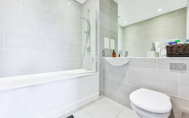 2-bed Apartment Only 15 Mins From Central London