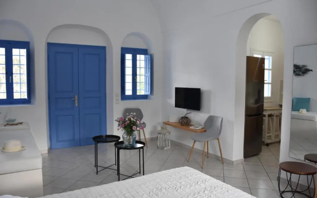Spacious veranda, house for 3, in the village.