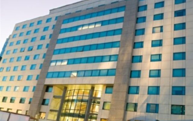 Отель Eurostars Suites Mirasierra вид на фасад