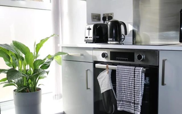 1 George House, Wolverhampton - Studio Apartment
