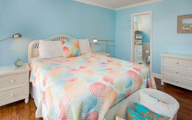17 Lawton #166 - 2 Br Villa