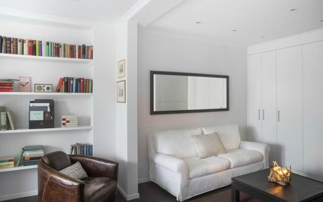 Апартаменты City Living Studio by Storchen Zürich комната для гостей