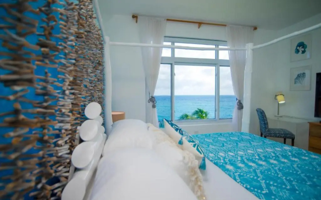 Ocho Rios Penthouse at Whispering Seas