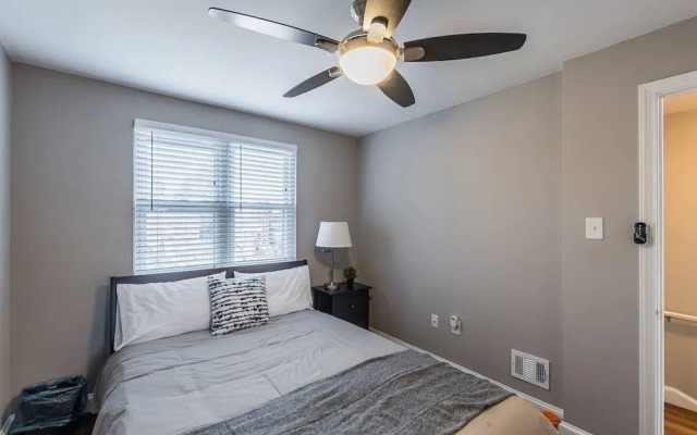 Beautiful 3br/2ba House with cozy backyard by CozySuites