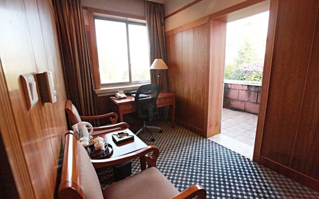 Kunming Lake View Hotel