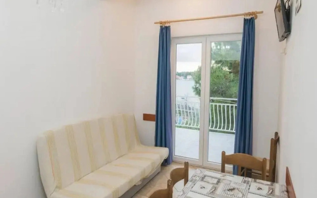 Apartment in Brodarica Near Beach Gaj